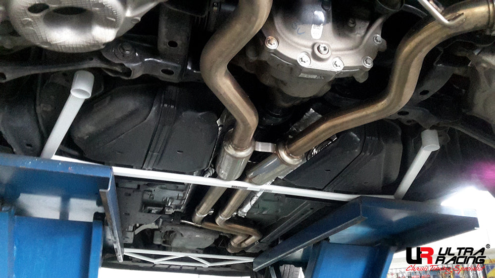 Ultra Racing Braces Ford Mustang – Rear Lower Bar / Rear Member Brace