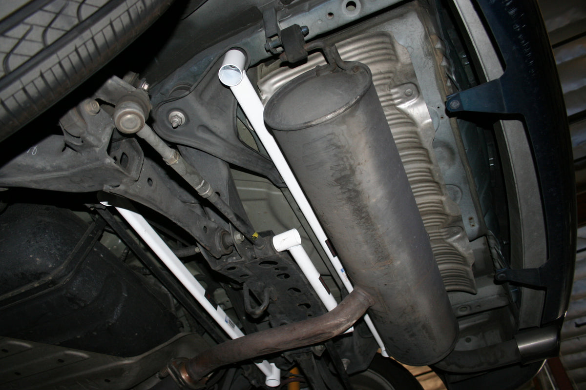 Ultra Racing Rear Lower Brace-842